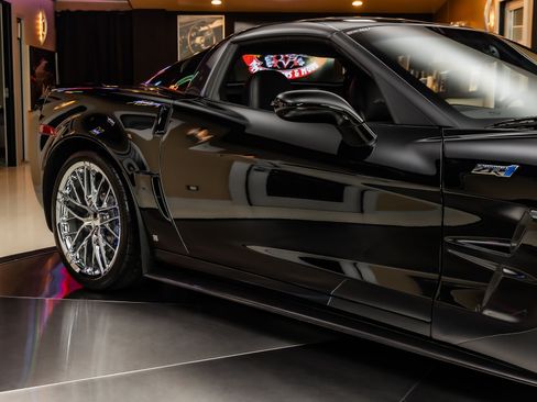 Used 2009 Chevrolet Corvette ZR1 w/ Preferred Equipment Group RWD image 22