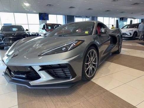 Used 2024 Chevrolet Corvette Stingray Preferred Cpe image 3