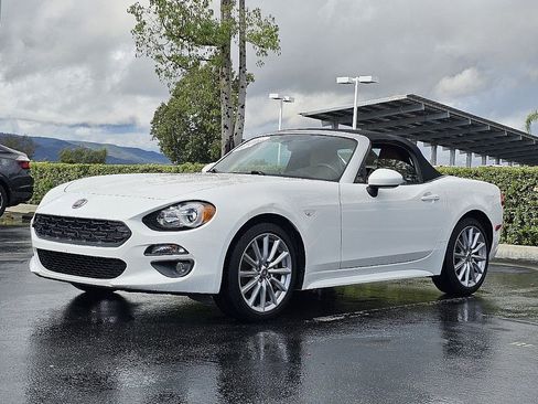 Used 2017 FIAT 124 Spider Lusso image 6