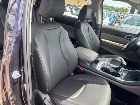 Used 2026 Kia Carnival FWD image 39