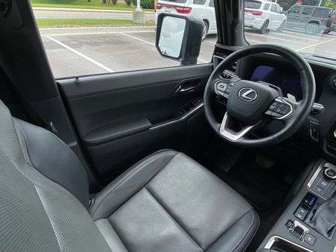 Used 2024 Lexus GX 550 w/ Accessory Package (2T) AWD/4WD image 20