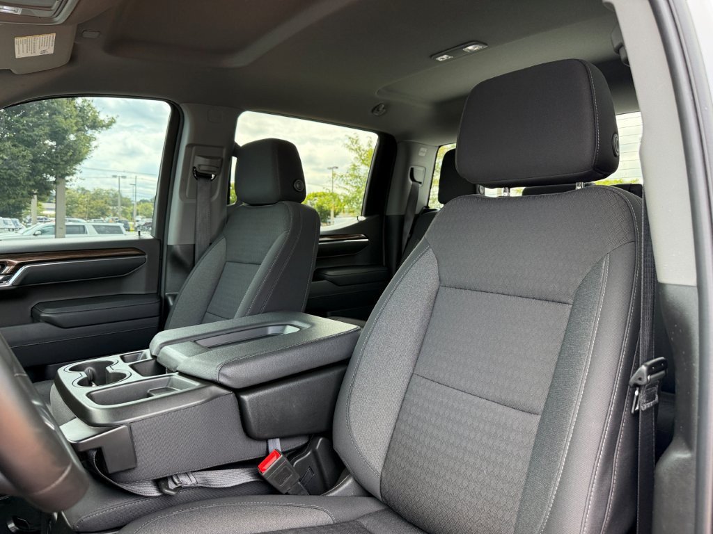 Used 2024 Chevrolet Silverado 1500 LT AWD/4WD image 16