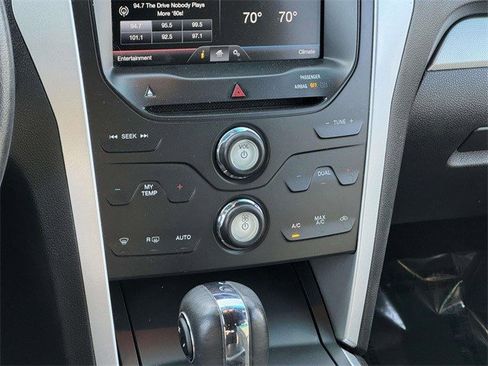 Used 2015 Ford Explorer XLT w/ Equipment Group 201B image 18