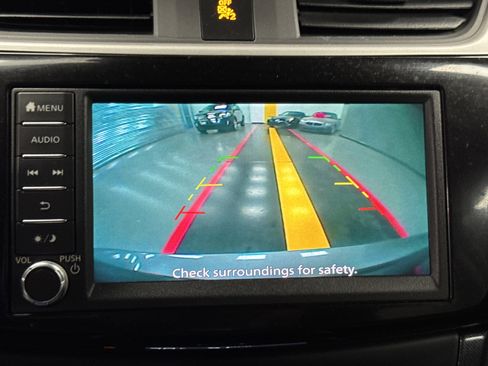 Used 2019 Nissan Sentra SR image 16