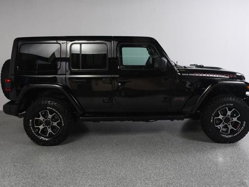 Used 2018 Jeep Wrangler Unlimited Rubicon AWD/4WD image 3