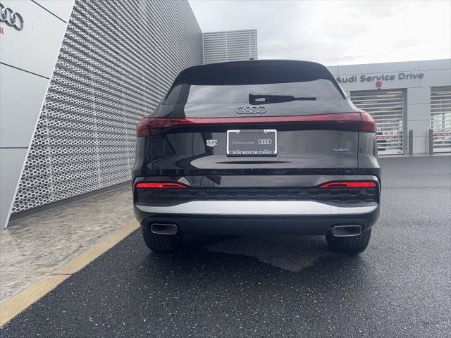 Used 2025 Audi Q5 Premium w/ Convenience Package AWD/4WD image 28