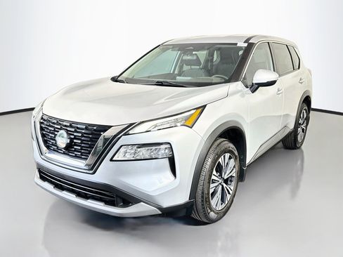Used 2022 Nissan Rogue SV FWD image 4