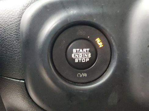 Used 2018 Jeep Wrangler Unlimited Sahara image 23