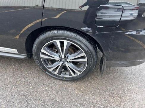 Used 2019 Nissan Pathfinder Platinum image 9