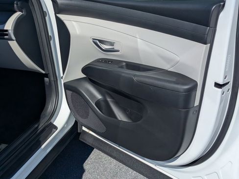 Used 2025 Hyundai Tucson SE image 13