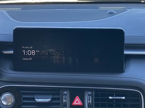 Used 2023 Genesis G70 2.0T image 20