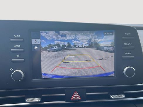 Certified 2025 Hyundai Elantra SE FWD image 27