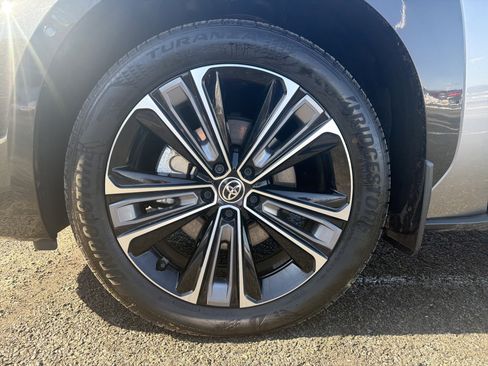 Used 2024 Toyota bZ4X AWD image 6