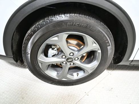 Used 2025 Ford Escape ST-Line image 18