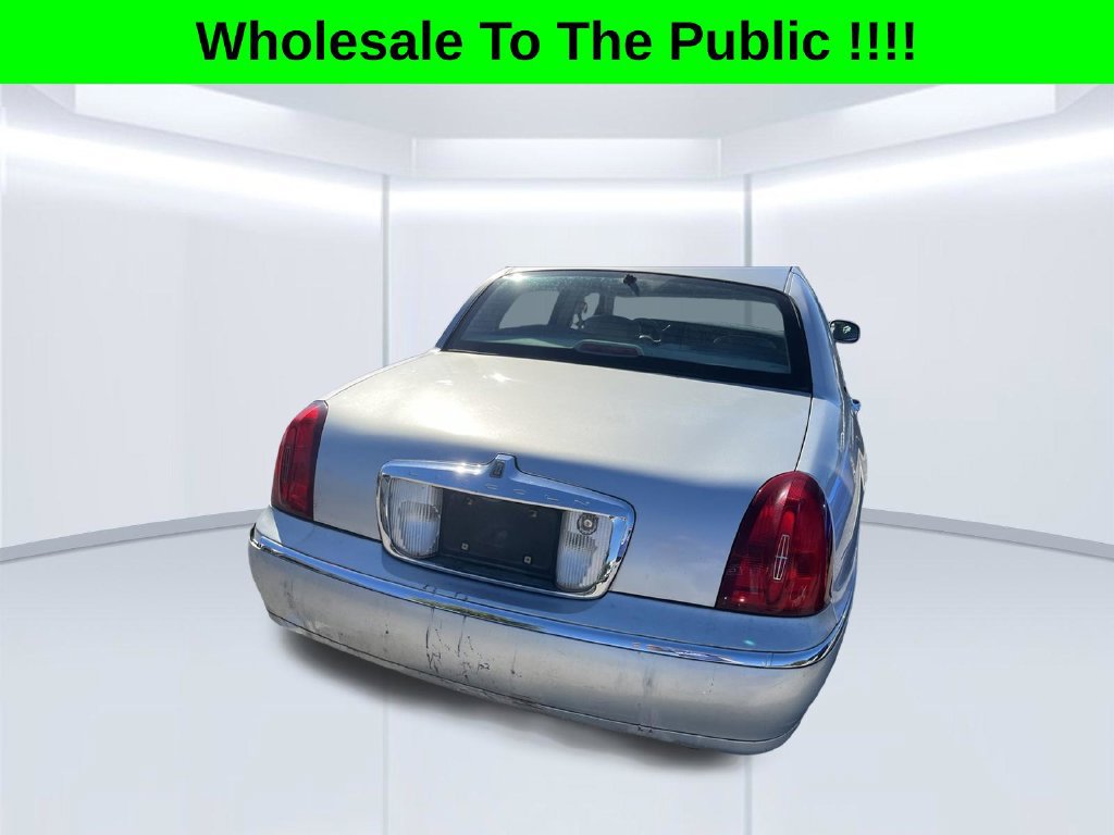 Used 1999 Lincoln Town Car Cartier RWD image 5