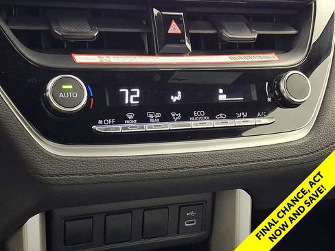 Used 2025 Toyota Corolla Cross AWD Hybrid image 19