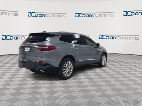 Used 2020 Buick Enclave Essence image 8