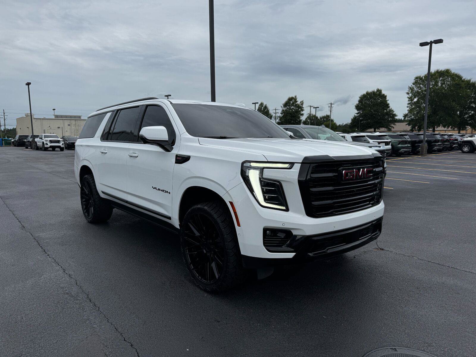 Used 2025 GMC Yukon XL Elevation w/ LPO, Floor Liner Package RWD image 7