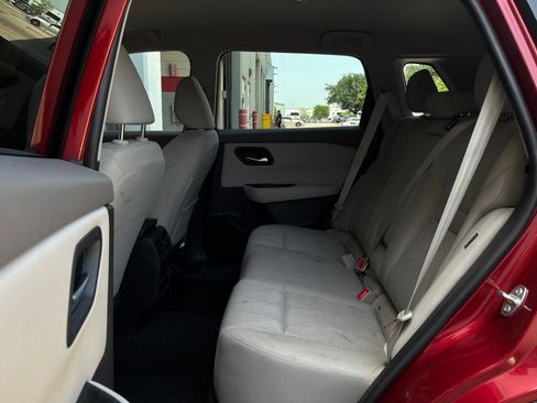 Used 2025 Nissan Rogue SV FWD image 12