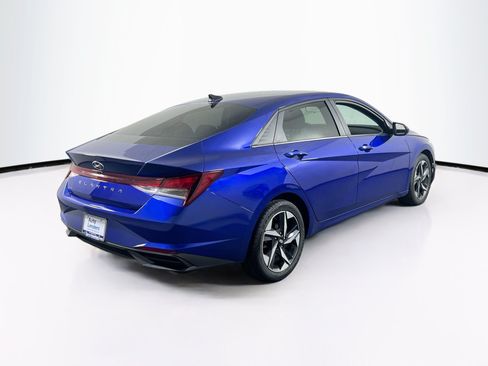 Used 2023 Hyundai Elantra SEL w/ Convenience Package FWD image 5