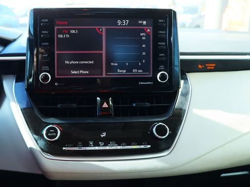 Used 2022 Toyota Corolla LE image 46