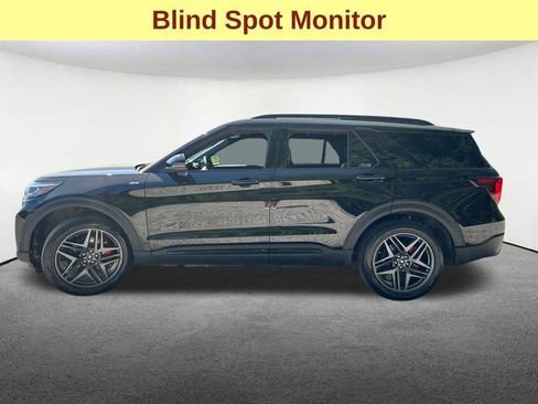 Certified 2025 Ford Explorer ST-Line w/ ST-Line Street Pack AWD/4WD image 7