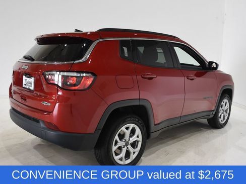 Used 2025 Jeep Compass Latitude w/ Sun & Sound Group image 4