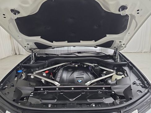 Certified 2023 BMW X7 xDrive40i w/ M Sport Package image 32