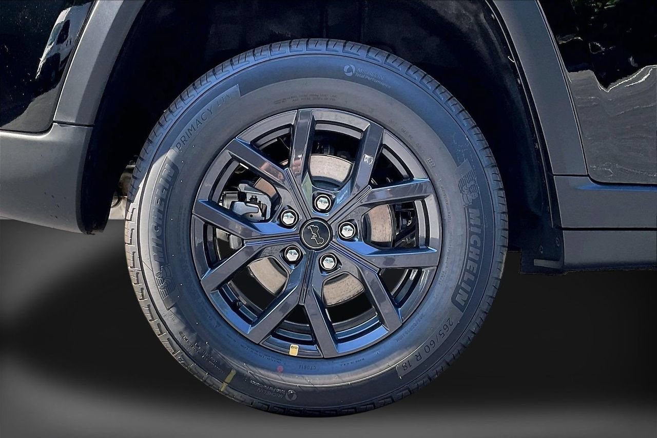 New 2027 Jeep Grand Cherokee Altitude AWD/4WD image 31