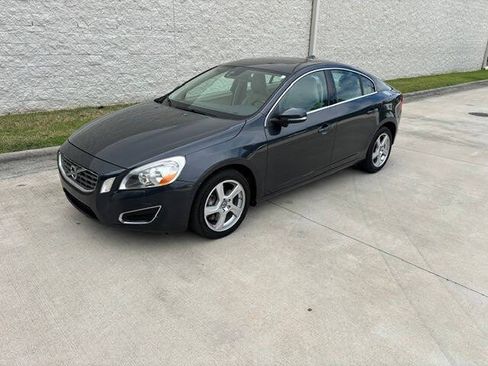 Used 2013 Volvo S60 T5 FWD image 2
