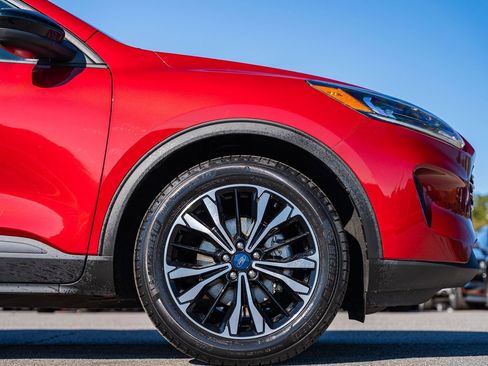 Certified 2021 Ford Escape SE w/ SE Sport Appearance Package image 9