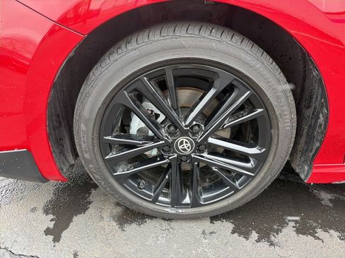 Used 2025 Toyota Camry SE w/ Convenience Package image 10