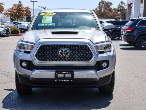 Certified 2019 Toyota Tacoma TRD Sport w/ TRD Premium Sport Package AWD/4WD image 19