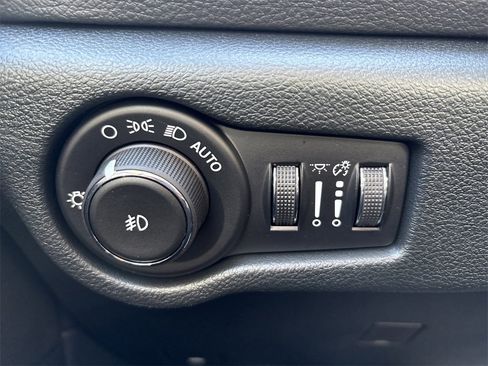 New 2026 Chrysler Pacifica Select w/ S Appearance Package image 25