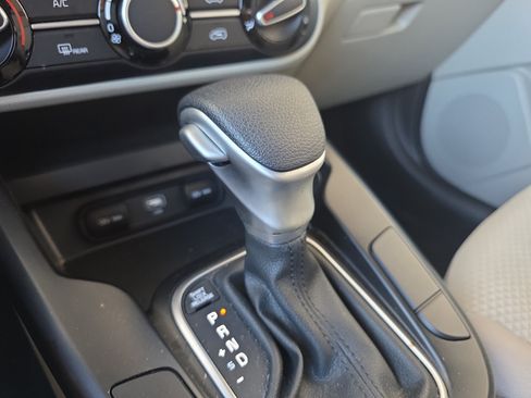 Certified 2025 Kia Soul LX w/ LX Technology Package FWD image 20