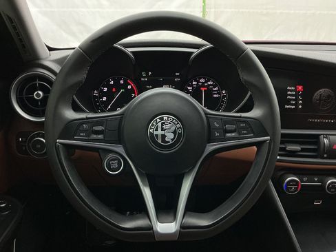 Used 2019 Alfa Romeo Giulia RWD image 31