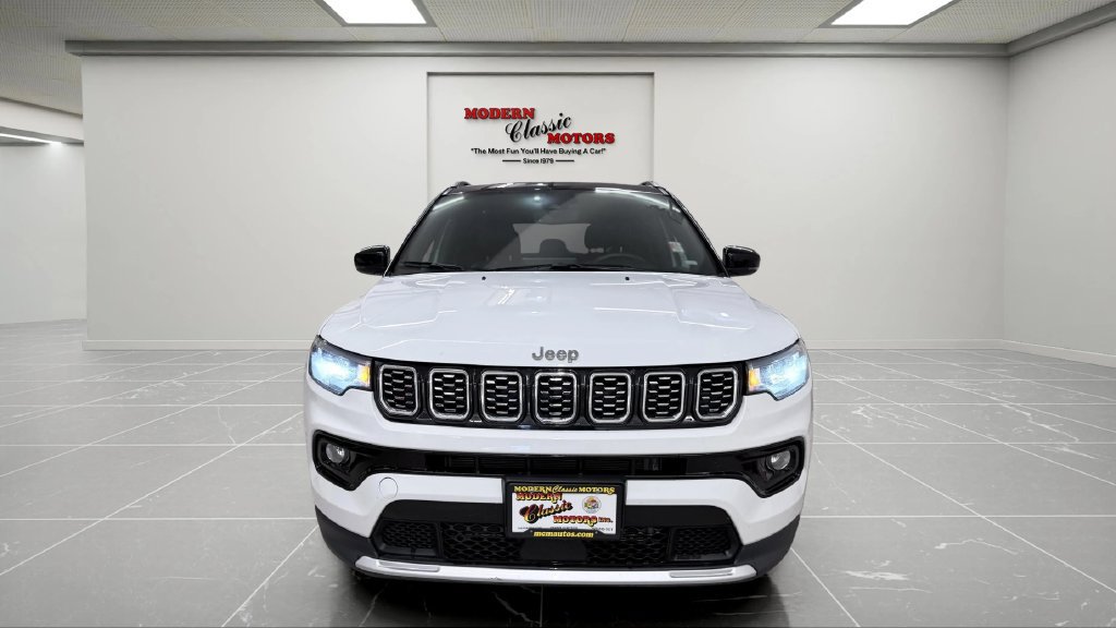 Used 2024 Jeep Compass Limited AWD/4WD image 2