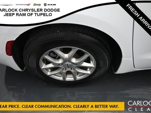 Used 2025 Chrysler Pacifica Select FWD image 41