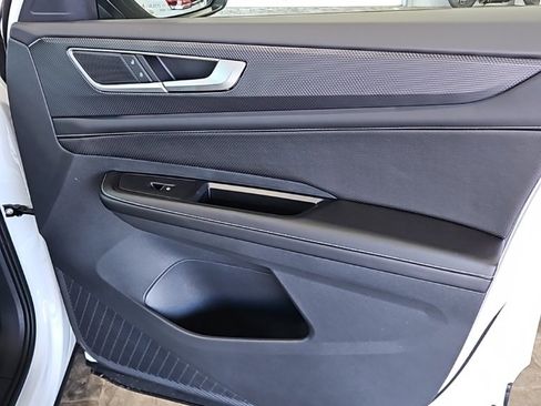 New 2026 Volkswagen Atlas Cross Sport SEL image 11