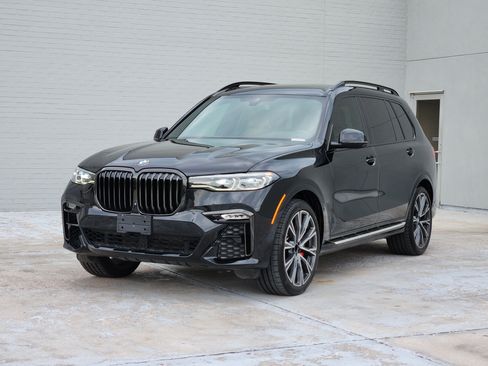 Used 2021 BMW X7 xDrive40i w/ M Sport Package AWD/4WD image 4