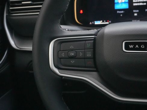 Used 2025 Jeep Wagoneer Series II image 19