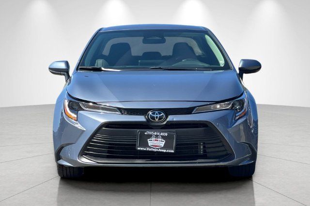 Used 2025 Toyota Corolla LE FWD image 9