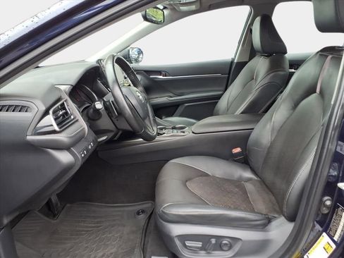 Used 2021 Toyota Camry XSE image 8