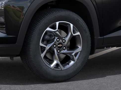 New 2026 Chevrolet Trax LT w/ Driver Confidence Package image 9