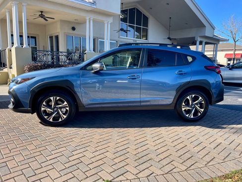 Used 2024 Subaru Crosstrek 2.0i Premium image 2