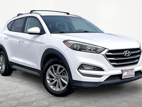 Used 2017 Hyundai Tucson SE AWD/4WD image 1