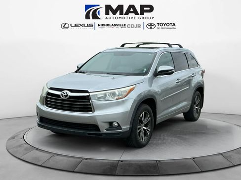 Used 2016 Toyota Highlander XLE w/ Protection Package #3 FWD image 1