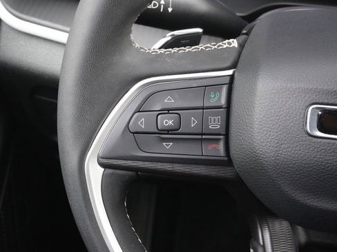 Used 2025 Jeep Grand Cherokee Laredo X w/ Luxury Tech Group I AWD/4WD image 21