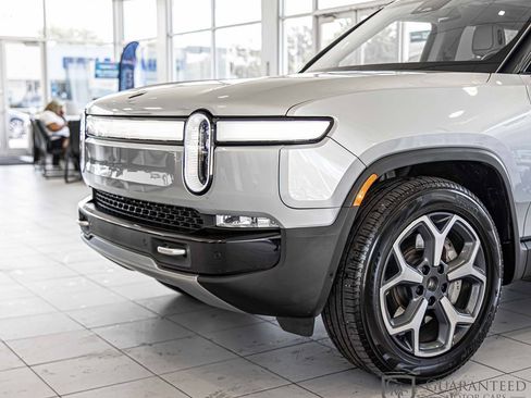 Used 2024 Rivian R1S Adventure image 5
