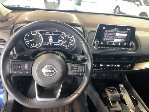 Used 2023 Nissan Rogue SV w/ SV Premium B Package image 15